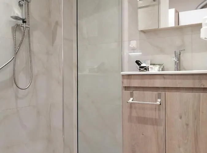 On Clock Square D1 Appartement