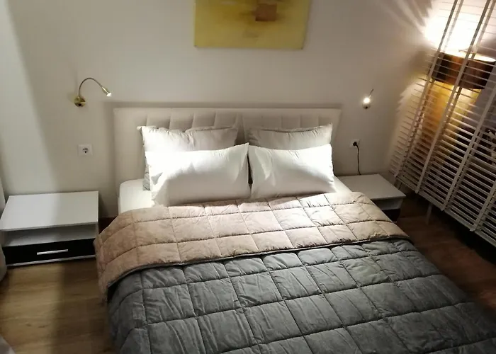 On Clock Square D1 *